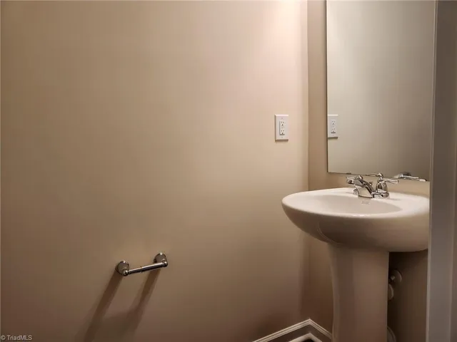 $1,850 | 902 Fls Grv Trail, High Point, NC 27265