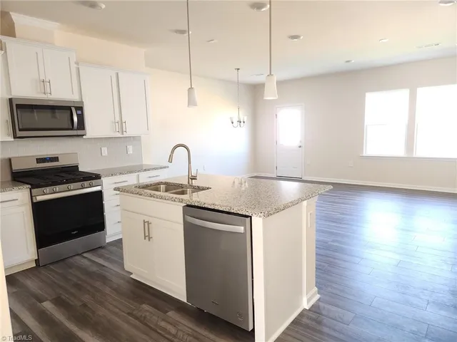 $1,850 | 902 Fls Grv Trail, High Point, NC 27265