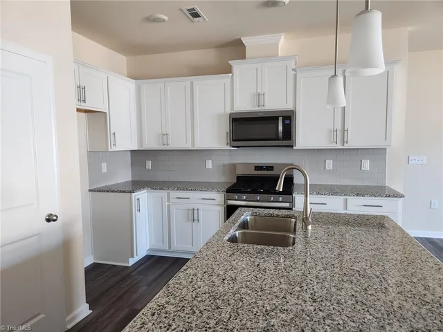 $1,850 | 902 Fls Grv Trail, High Point, NC 27265