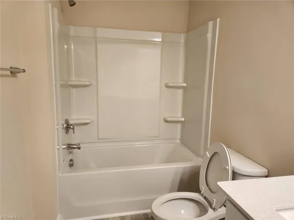 $1,800 | 902 Fls Grv Trail, High Point, NC 27265