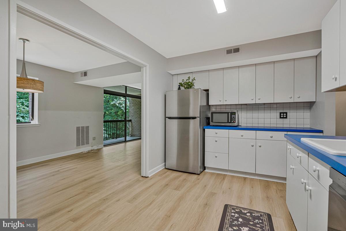 1663 Parkcrest Circle, Unit 200 Reston, VA 20190 - Photo 17 of 30