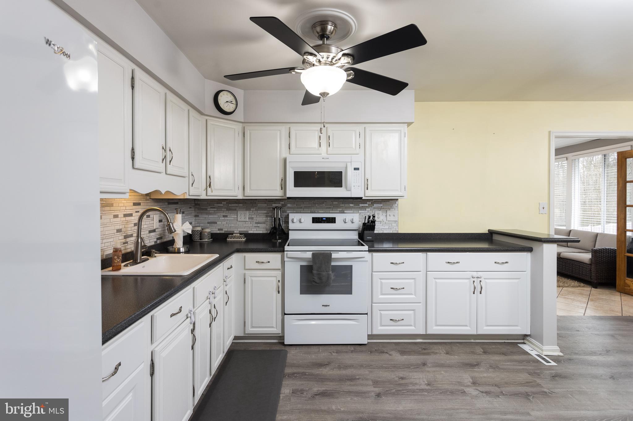 1725 Middleborough Road Essex, MD 21221 - Photo 8 of 34 Kitchen