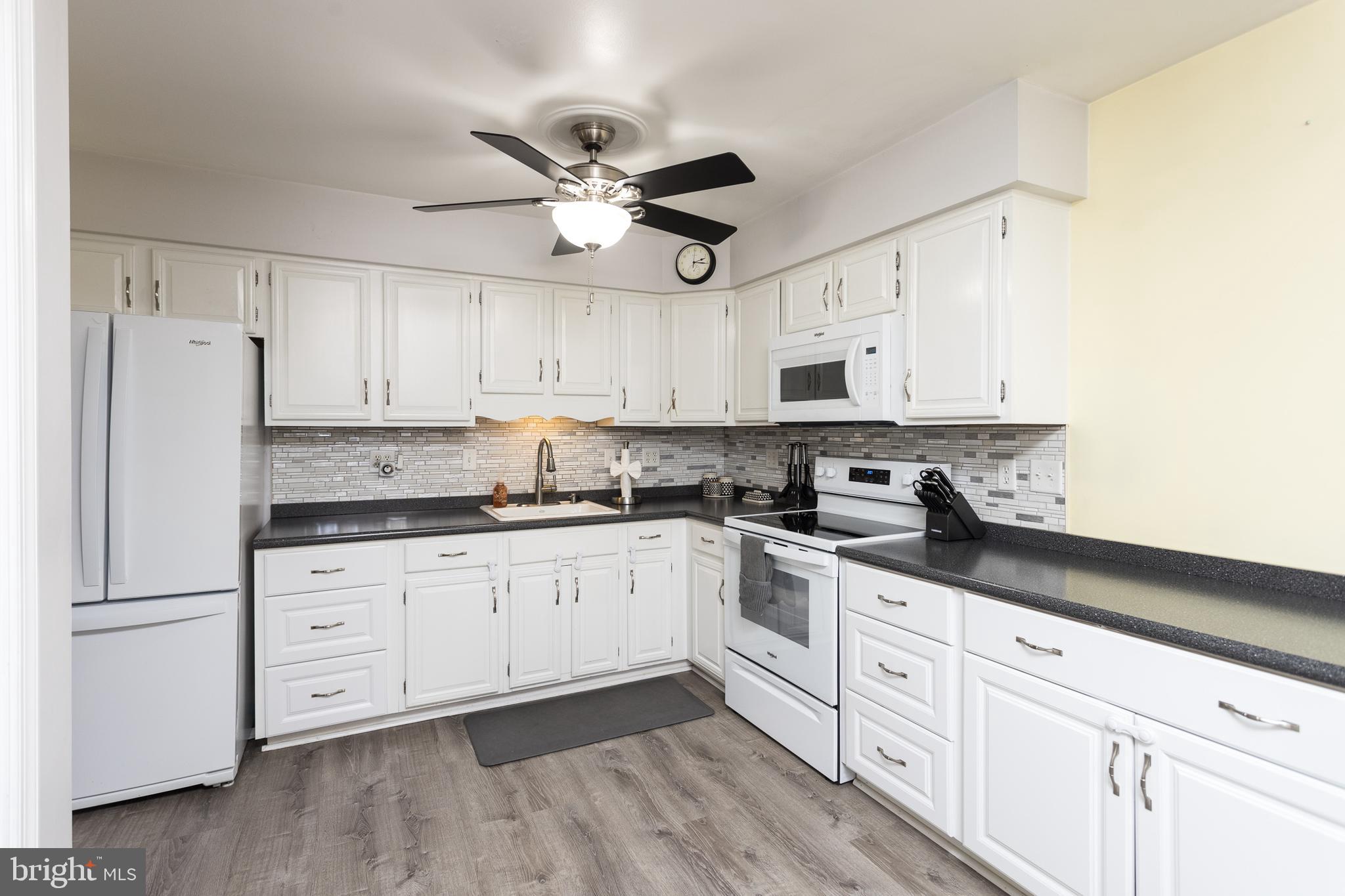 1725 Middleborough Road Essex, MD 21221 - Photo 9 of 34 Kitchen