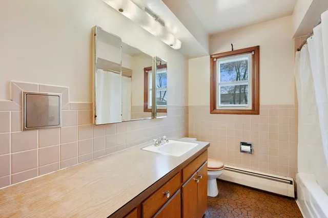 $314,999 | 1319 7th Lane, Anoka, MN 55303