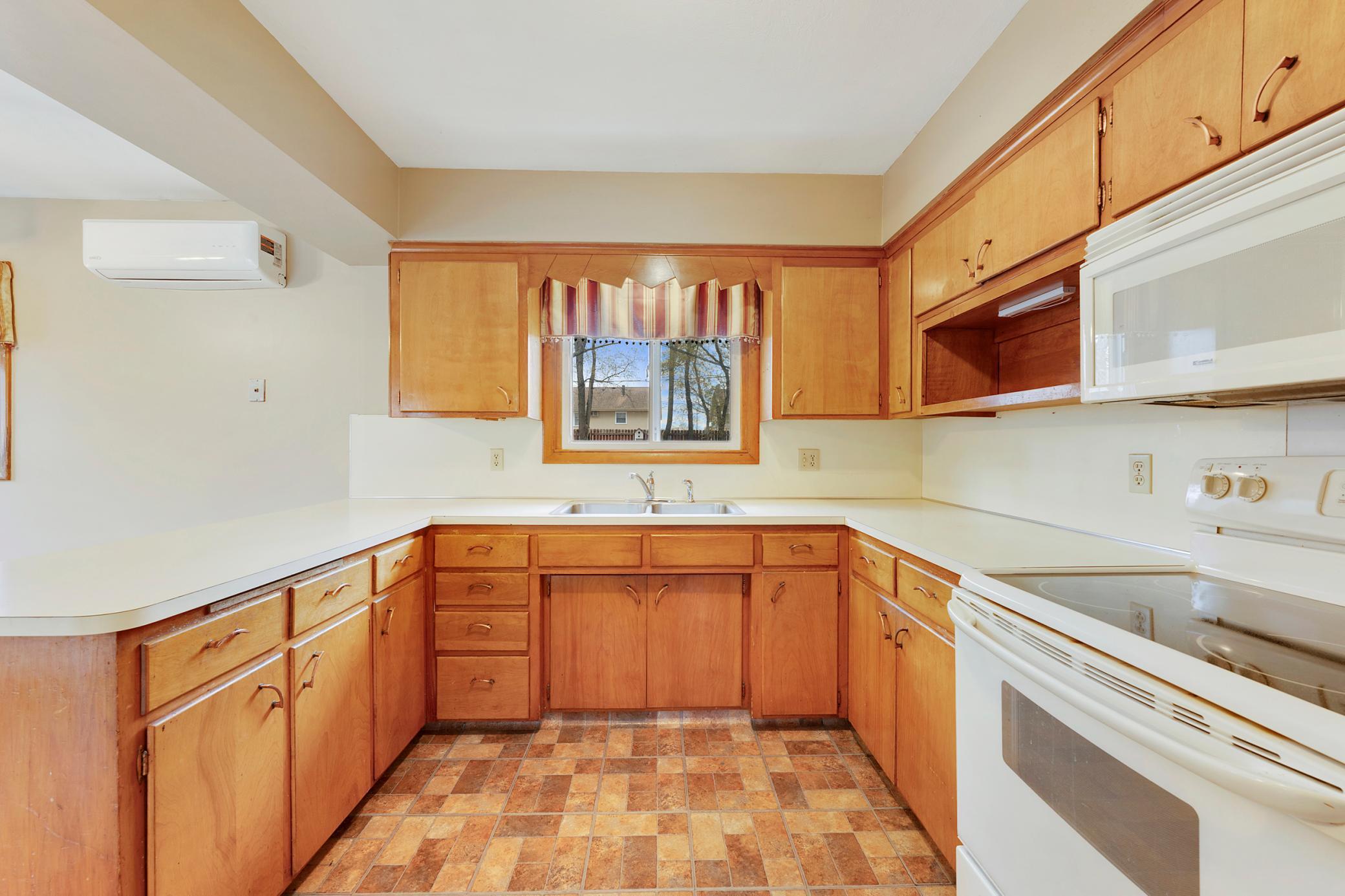 1319 7th Lane Anoka, MN 55303 - Photo 8 of 32