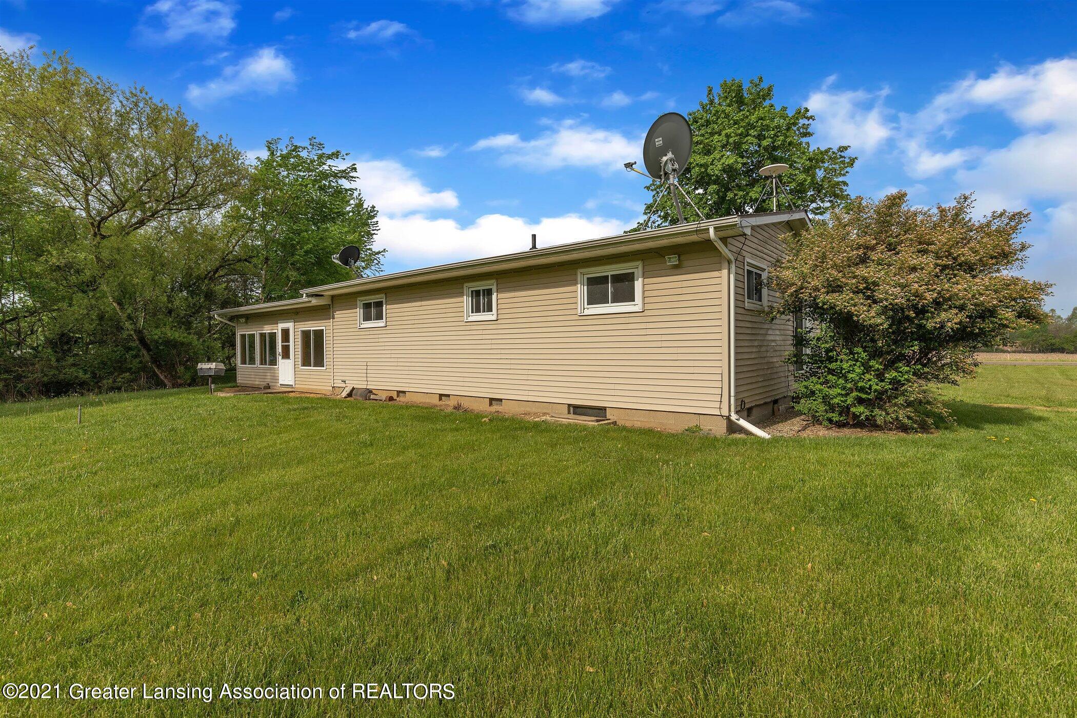 7701 Ionia Road Bellevue, MI 49021 - Photo 29 of 33 29-7701 S. Ionia Rd-WindowStill-Real-Est