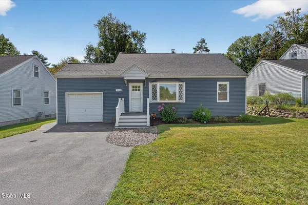 $1,750 | 1321 West High Street, Ballston, NY 12020