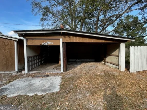a view of empty room with wooden roof