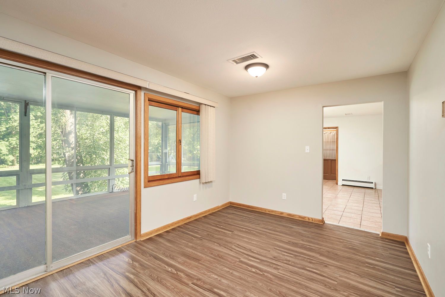 1097 Oak Tree Road Akron, OH 44320 - Photo 14 of 24