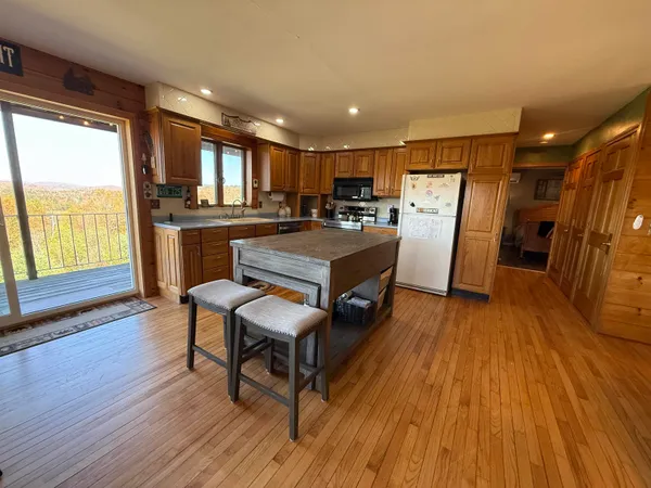 $465,000 | 216 Ghastly Job Way, Wilmington, VT 05363