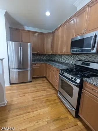 $5,495 | 200 Burnett Avenue, Unit 3, Maplewood, NJ 07040