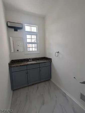 $5,495 | 200 Burnett Avenue, Unit 3, Maplewood, NJ 07040