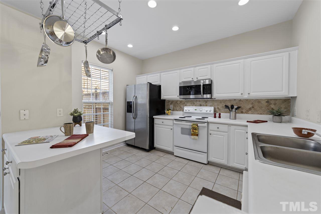 7247 Galon Glen Road Raleigh, NC 27613 - Photo 4 of 21