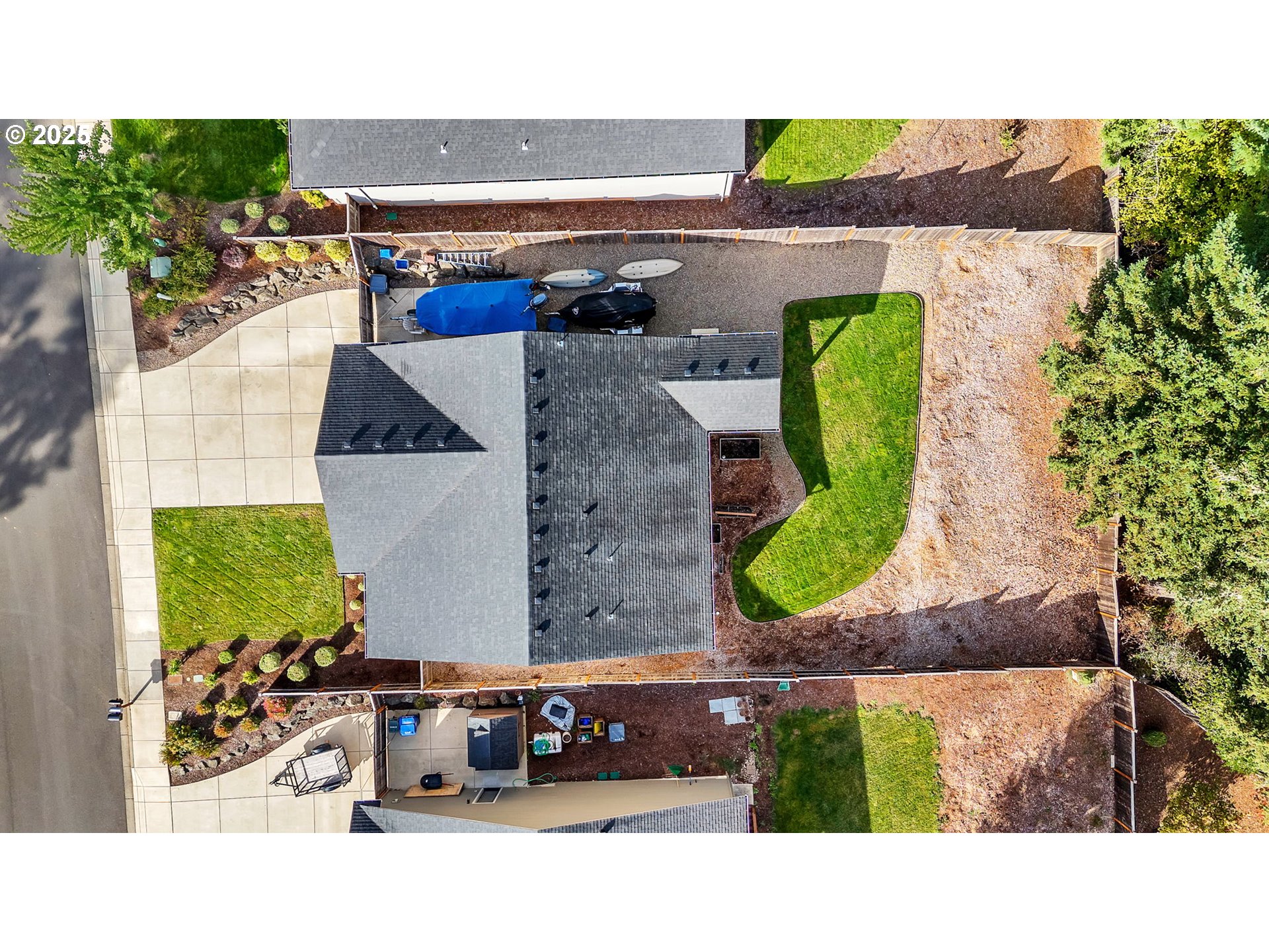 24701 Nottingham Street Veneta, OR 97487 - Photo 25 of 28 a black and white photo of a living room