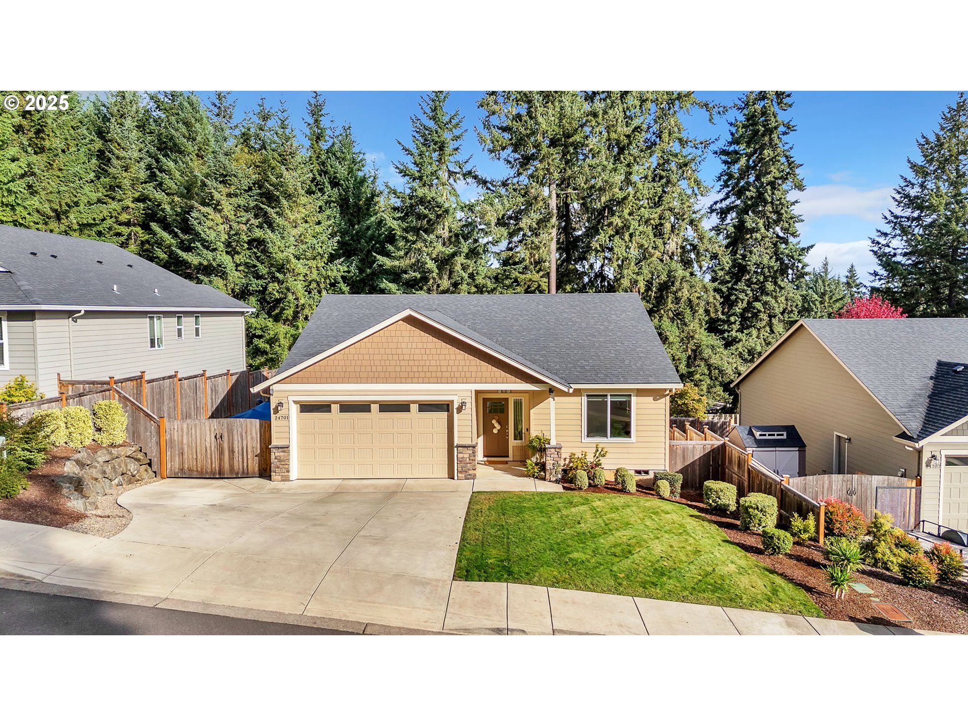 24701 Nottingham Street Veneta, OR 97487 - Photo 28 of 28 a house view with a garden space