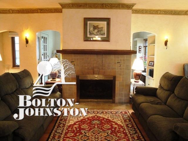 1252 Yorkshire Road Grosse Pointe Park, MI 48230 - Photo 3 of 21