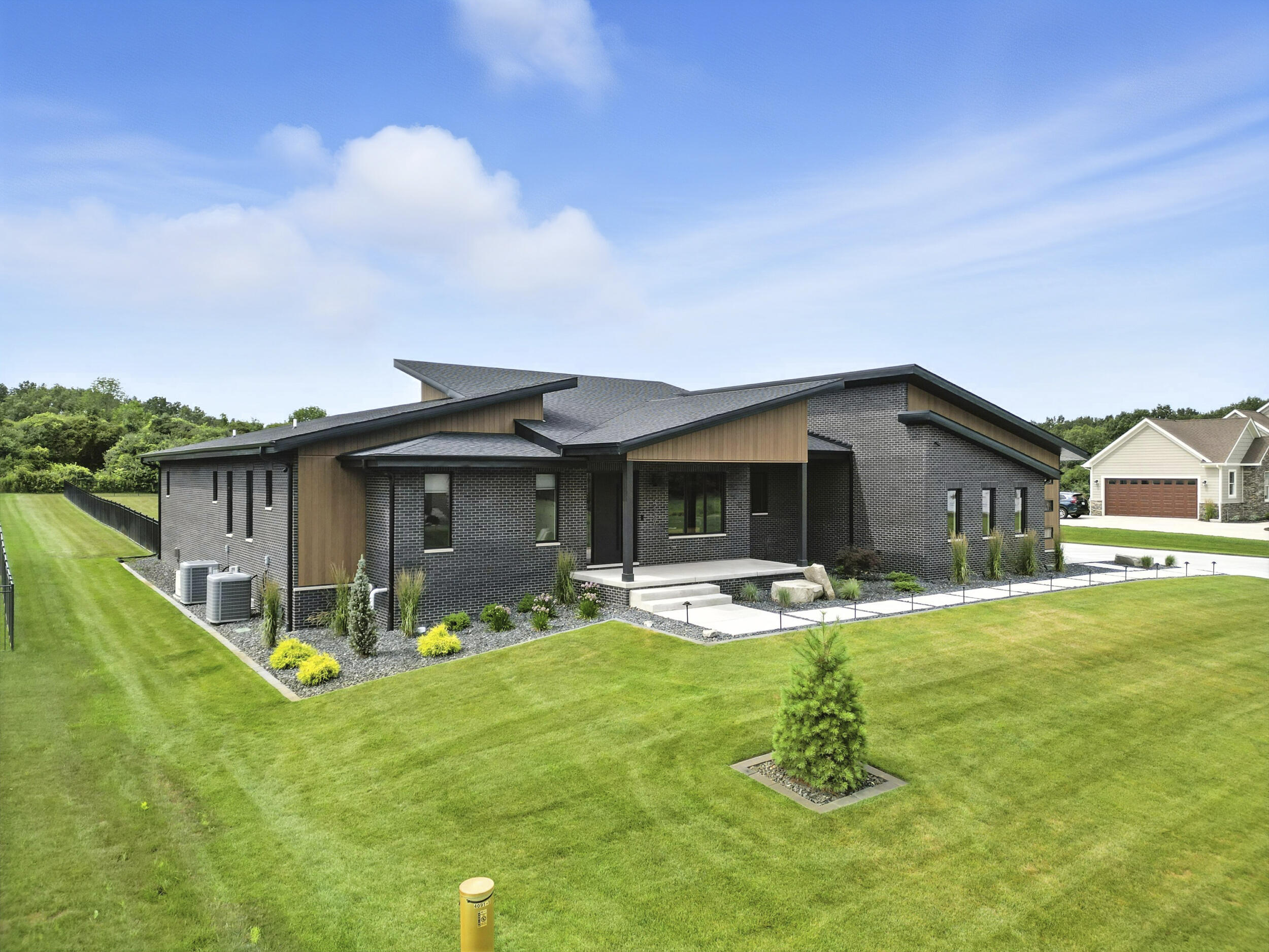 4137 167th Avenue Lowell, IN 46356 - Photo 3 of 69 2500x1875