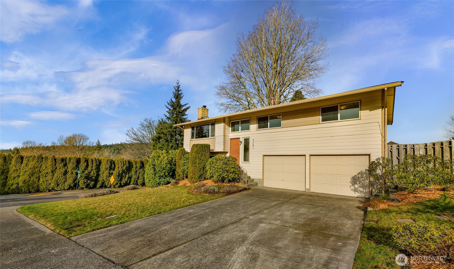 3701 Ridgemont Way Bellingham, WA 98229 - Photo 3 of 40 Gallery Image 3