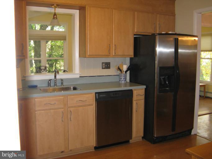 14185 Howard Road Dayton, MD 21036 - Photo 13 of 15 Kitchen