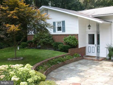 14185 Howard Road Dayton, MD 21036 - Photo 4 of 15 Exterior (Front)