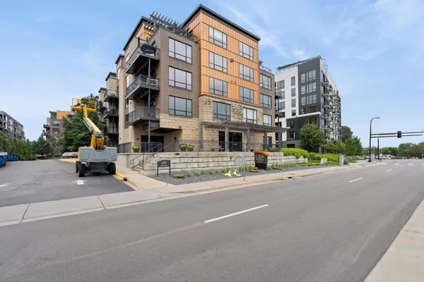 $499,900 | 3104 West Lake Street, Unit 412, Minneapolis, MN 55416