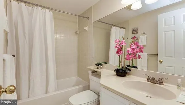 $2,500 | 10713 Hampton Mill Terrace, Unit 110, Rockville, MD 20852