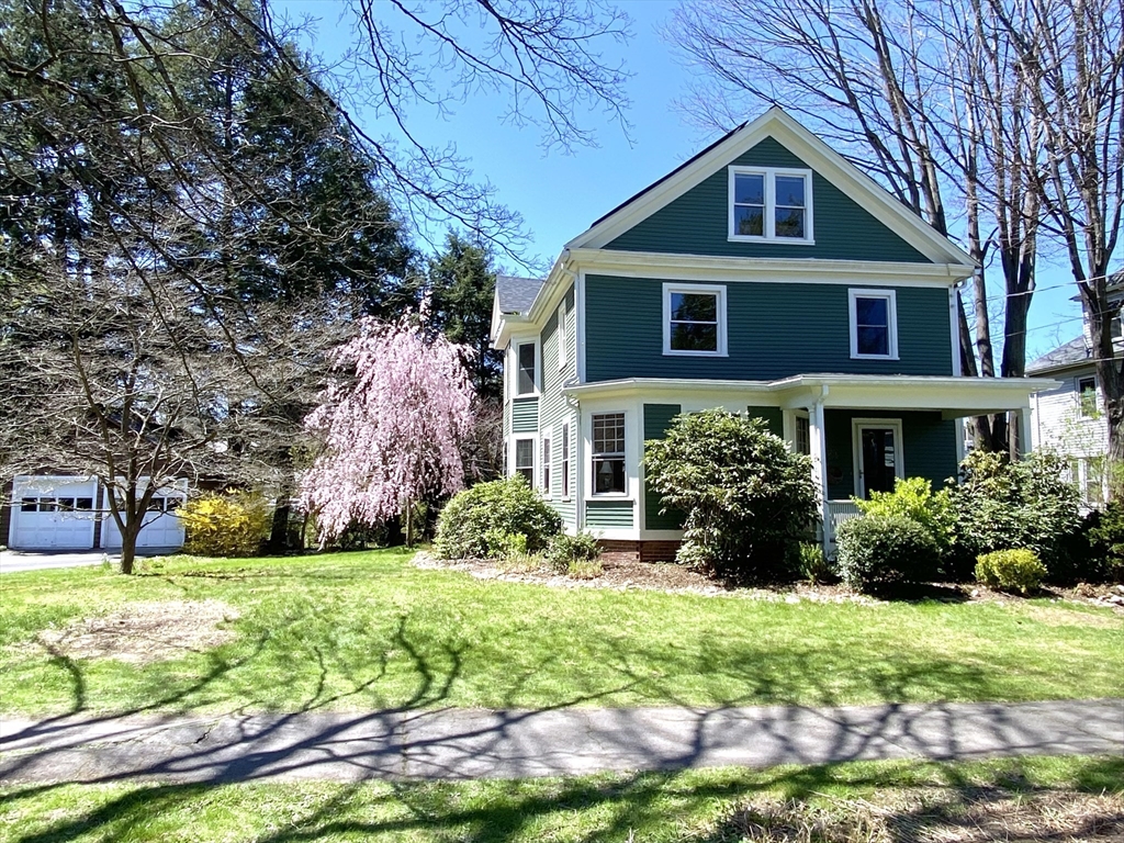 14 Nutting Avenue Amherst, MA 01002 - Photo 2 of 41 a front view of house with yard and green space
