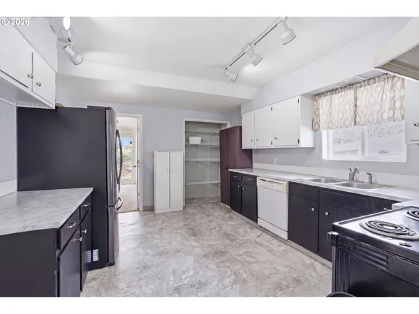 $319,000 | 510 Churchman Street, Willamina, OR 97396