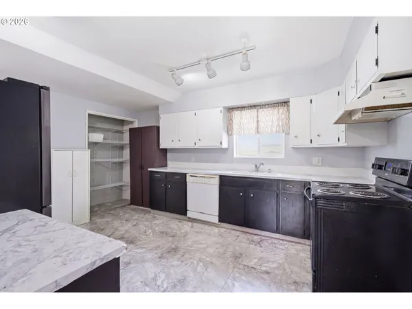 $319,000 | 510 Churchman Street, Willamina, OR 97396