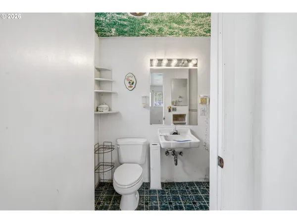 $319,000 | 510 Churchman Street, Willamina, OR 97396