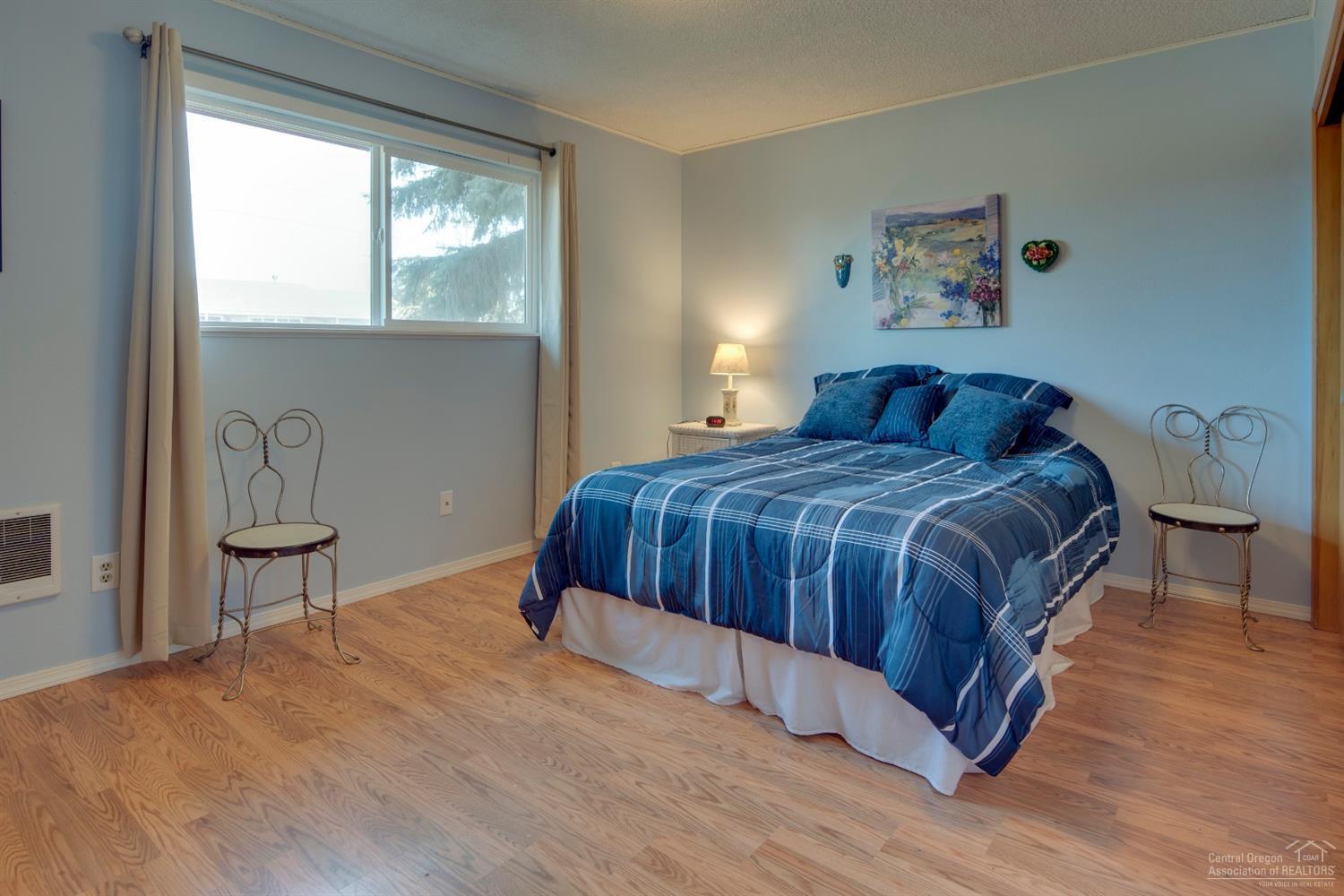 1517 Northwest Rimrock Drive Redmond, OR 97756 - Photo 14 of 24 Additional Photo