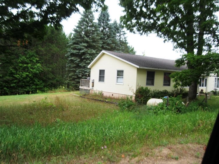 8676 Mockerman Road Southeast Fife Lake, MI 49633 - Photo 7 of 65 1821812-6.JPG