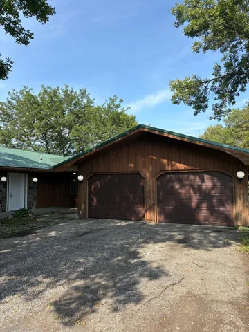 $309,900 | 4075 County Road 15, Montevideo, MN 56265