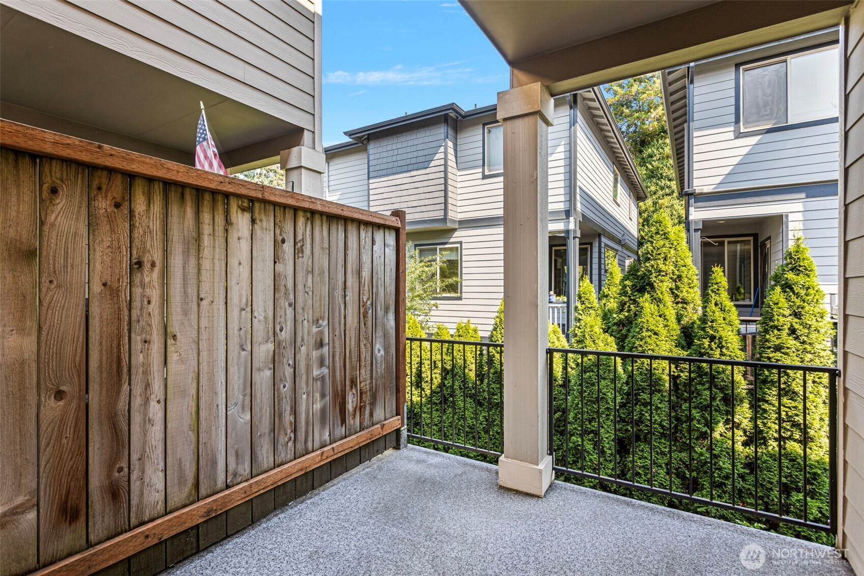 553 Southeast Andrews Street, Unit B Issaquah, WA 98027 - Photo 28 of 28 a view of a house with a street view