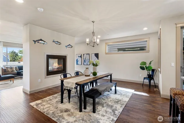 a view of a livingroom and dining room