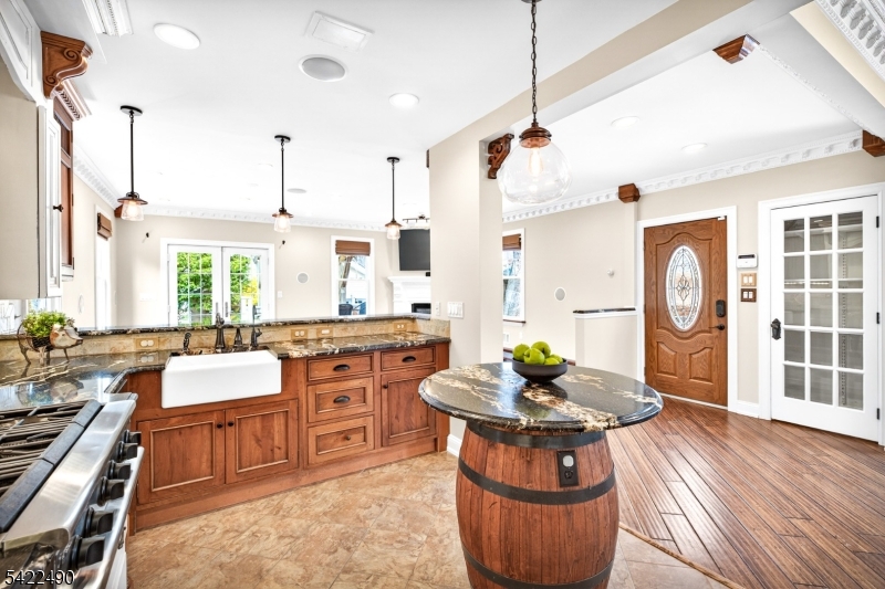 22 Vine Street Nutley, NJ 07110 - Photo 5 of 50