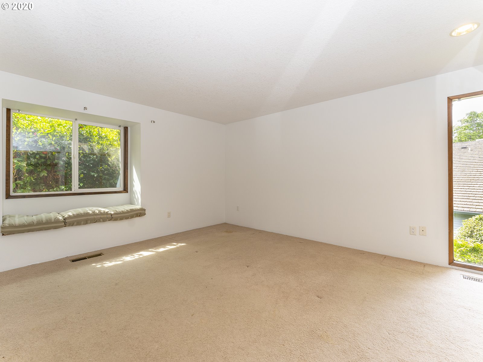 4229 Southwest 48th Place Portland, OR 97221 - Photo 21 of 27 Gallery Image 21