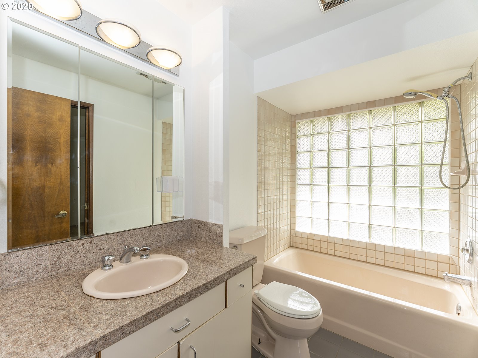 4229 Southwest 48th Place Portland, OR 97221 - Photo 22 of 27 Gallery Image 22