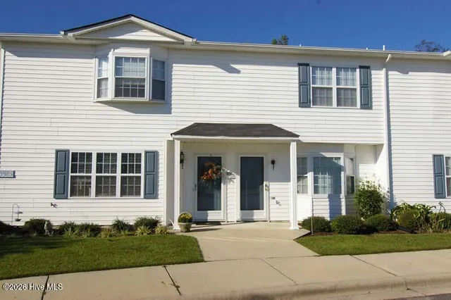 $1,050 | 3979 Sterling Pointe Drive, Unit MMM3, Winterville, NC 28590