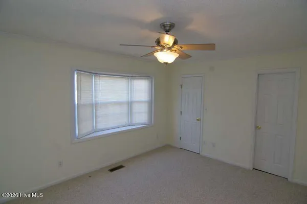 $1,050 | 3979 Sterling Pointe Drive, Unit MMM3, Winterville, NC 28590