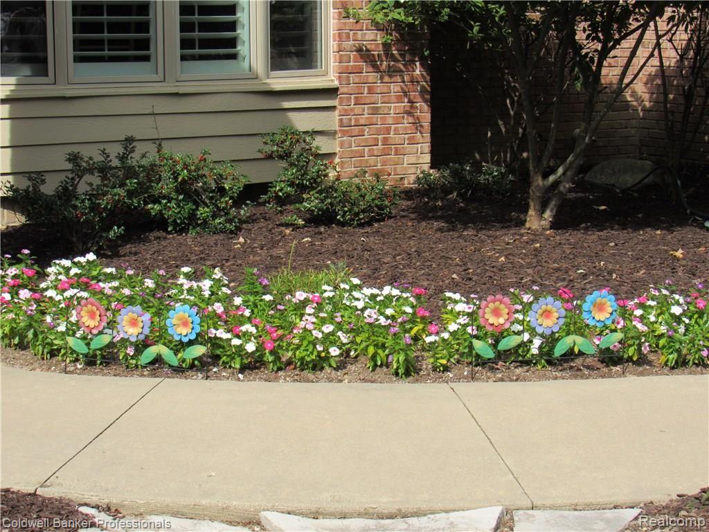 34590 Quaker Valley Road Farmington, MI 48331 - Photo 4 of 85 IMG_1022.JPG