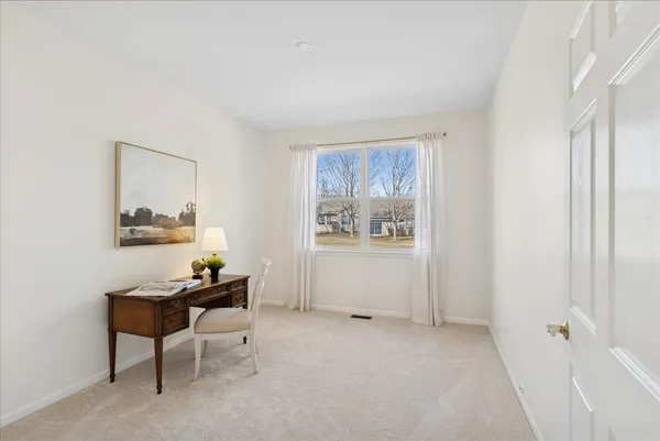 $399,000 | 2334 Meadowcroft Lane, Grayslake, IL 60030