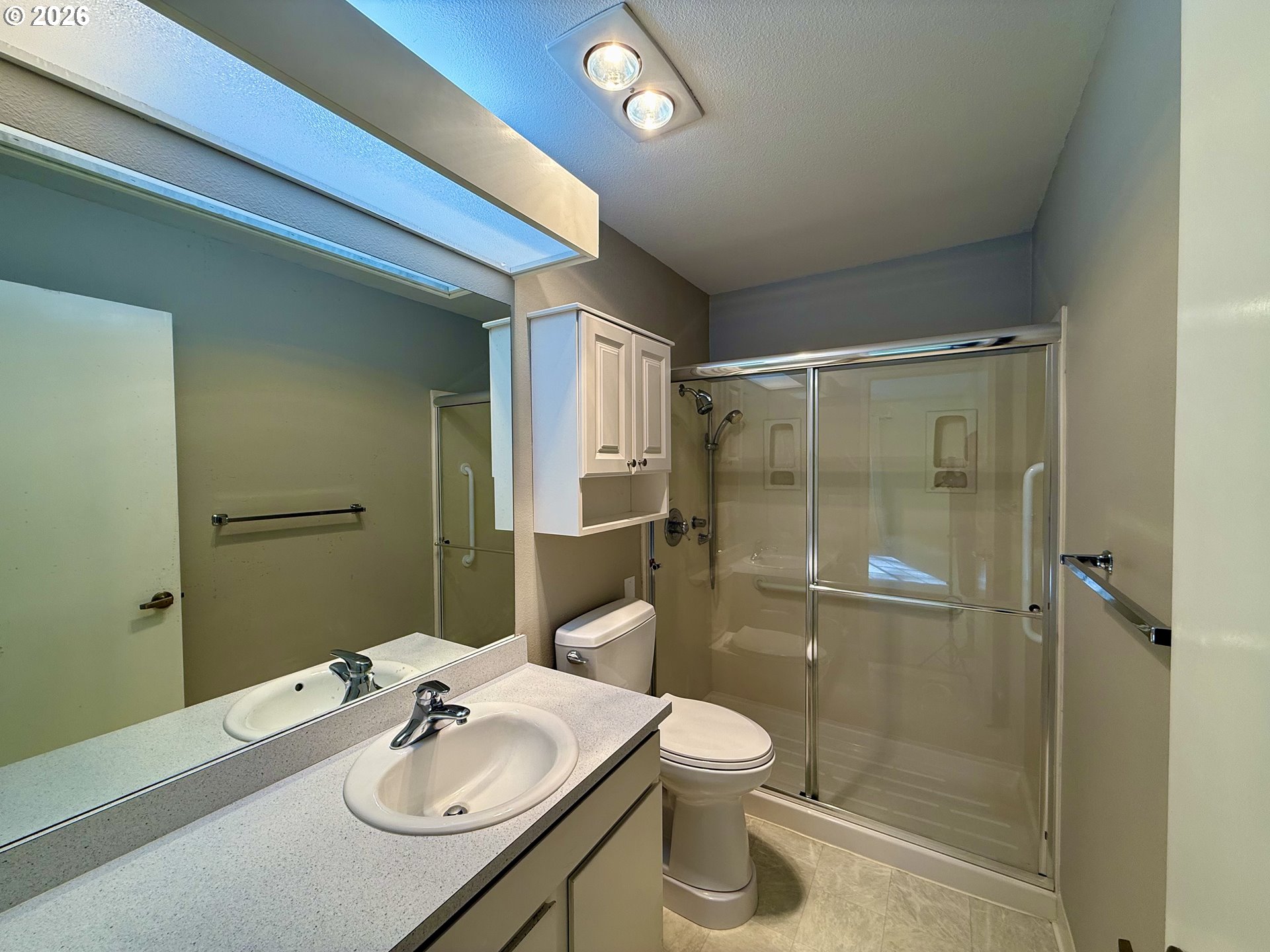 13775 Southwest Scholls Ferry Road Southwest, Unit 11 Beaverton, OR 97008 - Photo 23 of 33 En Suite Bathroom