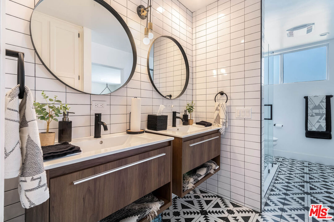 28374 Rey De Copas Lane Malibu, CA 90265 - Photo 18 of 40