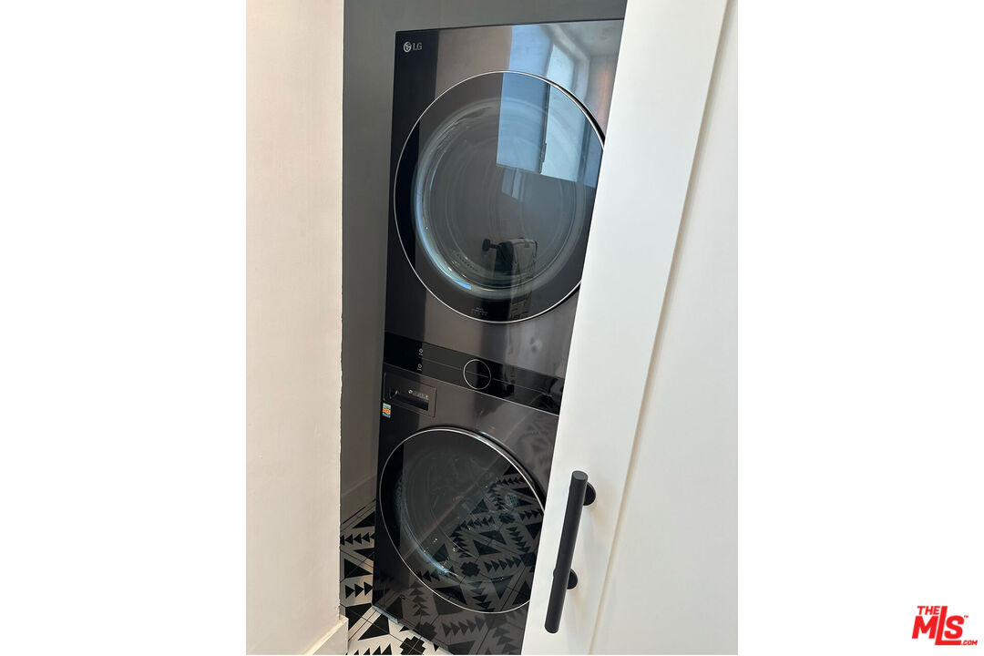 28374 Rey De Copas Lane Malibu, CA 90265 - Photo 3 of 40