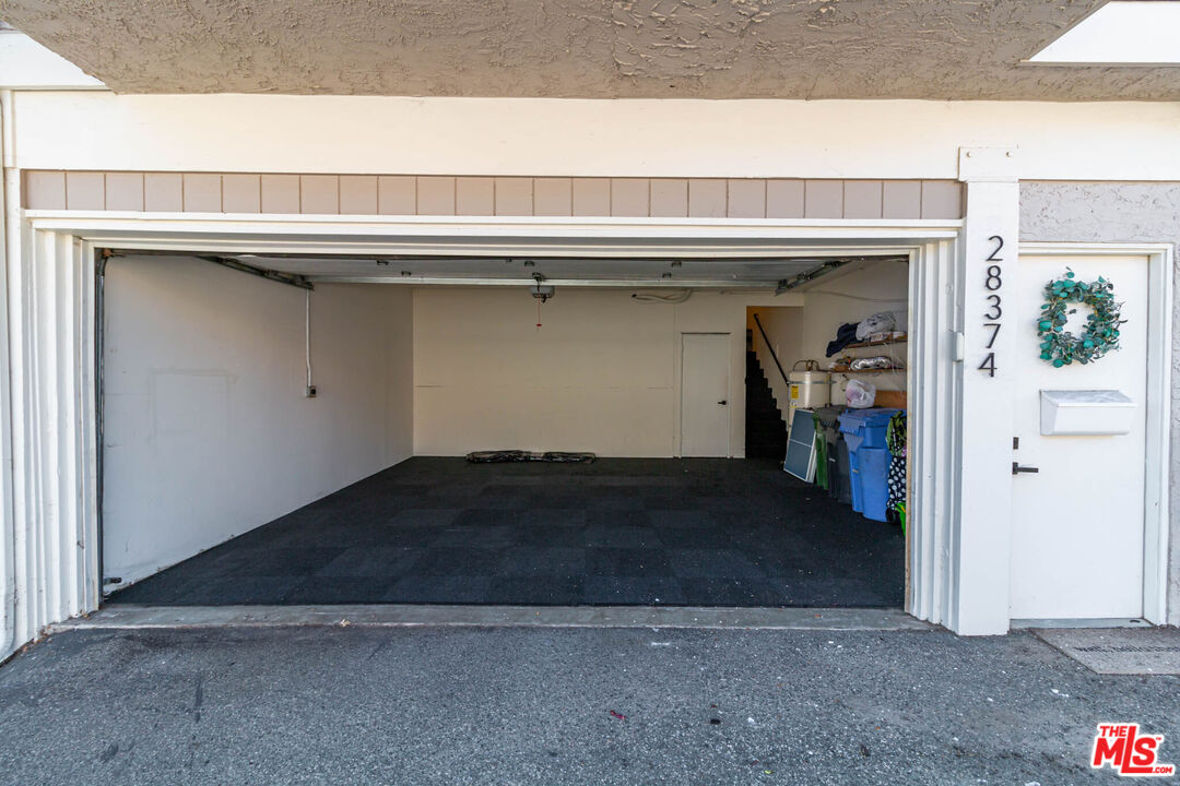 28374 Rey De Copas Lane Malibu, CA 90265 - Photo 5 of 40