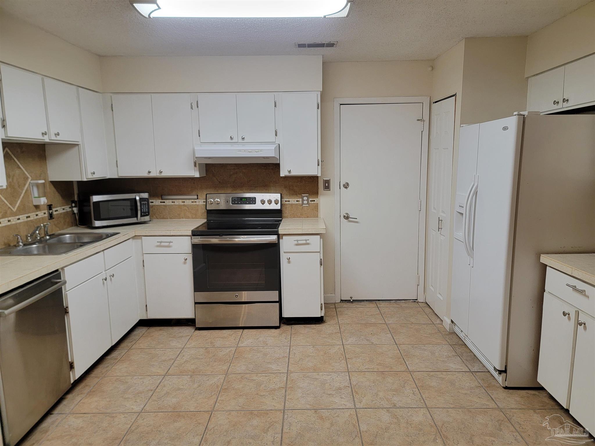 7150 Plantation Road, Unit 311 Pensacola, FL 32504 - Photo 4 of 11