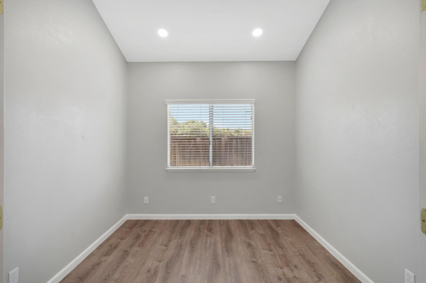 198 Rothrock Drive San Jose, CA 95116 - Photo 11 of 24