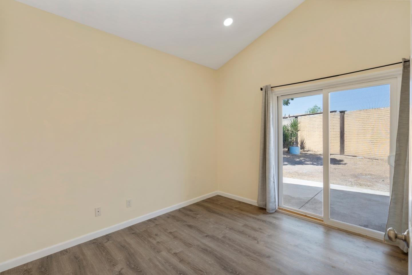 198 Rothrock Drive San Jose, CA 95116 - Photo 13 of 24