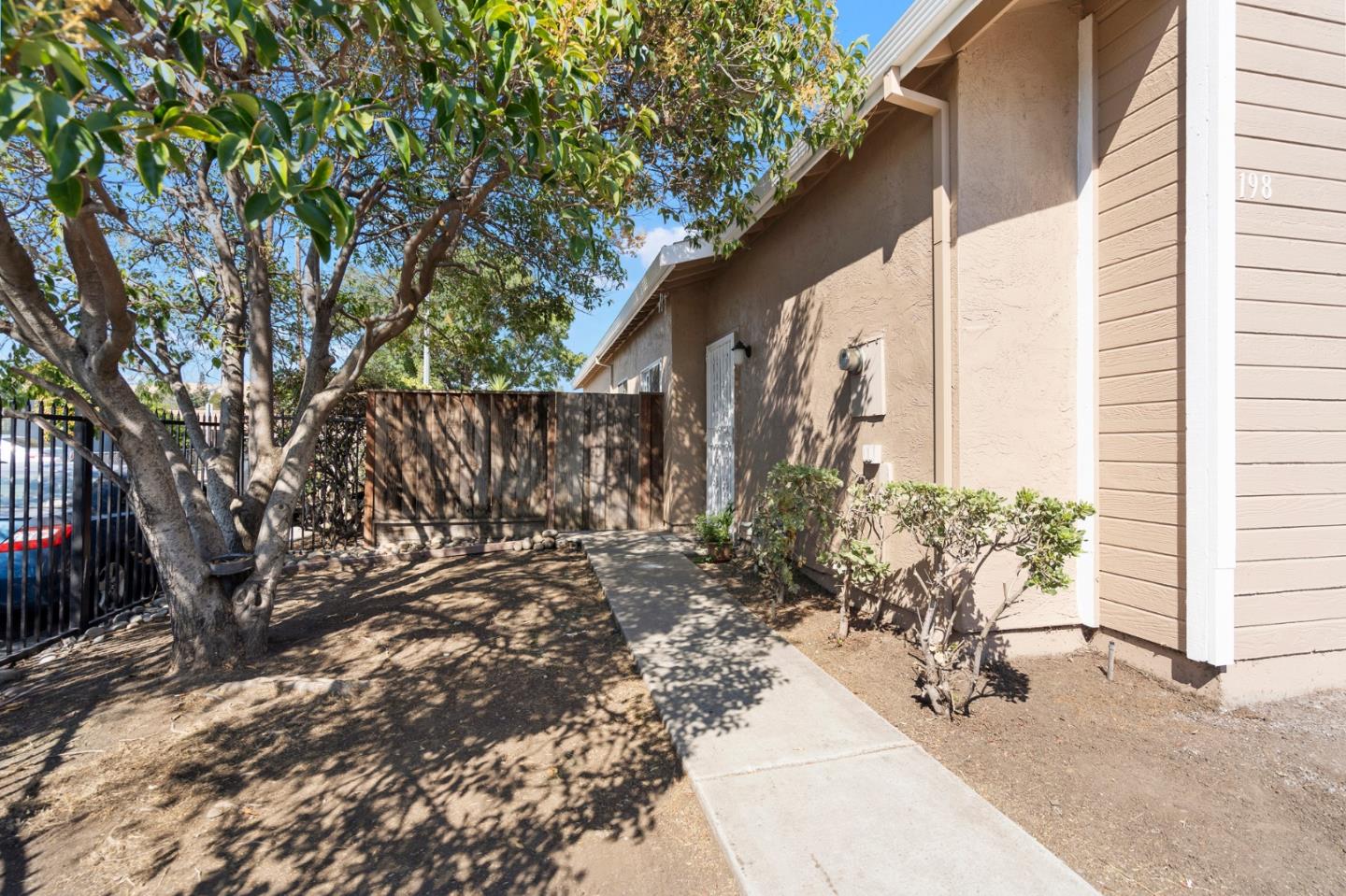 198 Rothrock Drive San Jose, CA 95116 - Photo 2 of 24